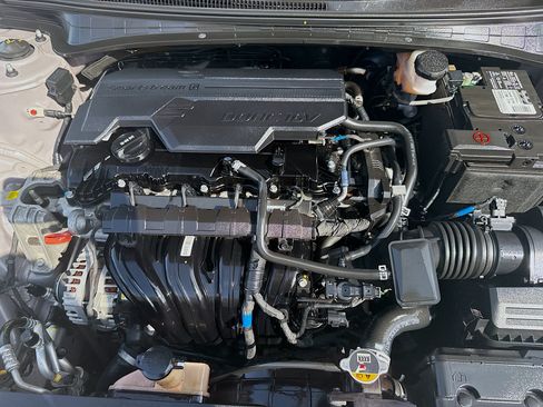 Used 2021 Hyundai Elantra SEL FWD image 32