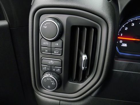 Used 2019 Chevrolet Silverado 1500 Custom w/ Custom Value Package image 24