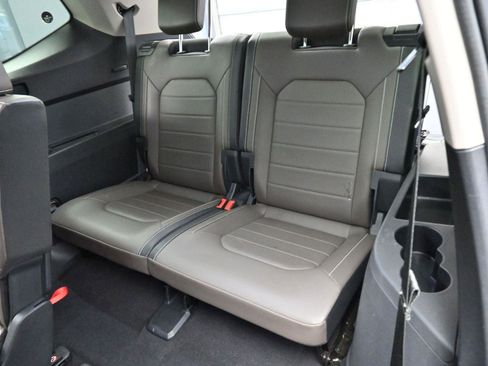 Used 2024 Volkswagen Atlas SEL image 32