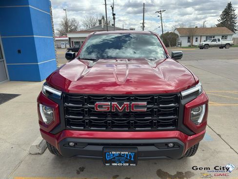 Used 2025 GMC Canyon Elevation w/ Convenience Package AWD/4WD image 3