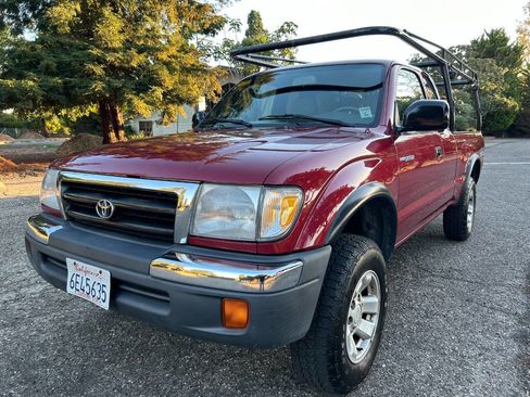 Used 2000 Toyota Tacoma PreRunner image 1