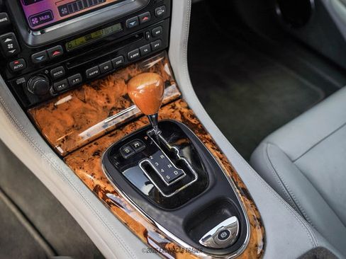 Used 2006 Jaguar XJ8 RWD image 37