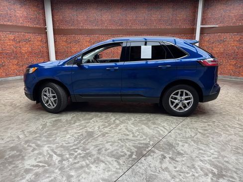 Used 2022 Ford Edge SEL w/ Convenience Package image 2