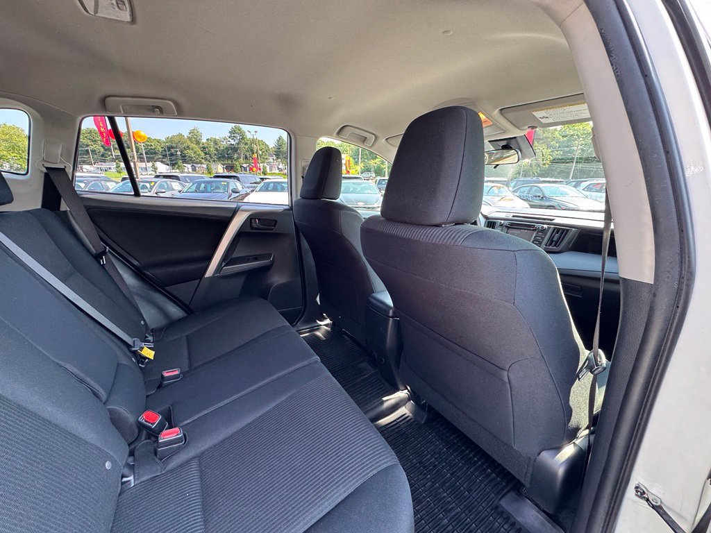 Used 2018 Toyota RAV4 LE w/ All Weather Liner Package AWD/4WD image 23