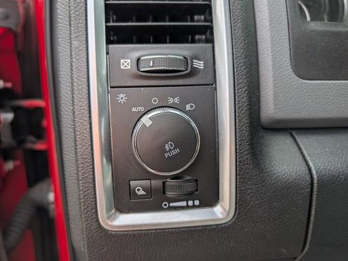 Used 2018 RAM 1500 SLT AWD/4WD image 11