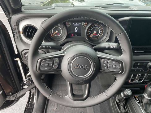 New 2025 Jeep Gladiator Sport image 32