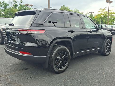 Certified 2026 Jeep Grand Cherokee Altitude AWD/4WD image 4
