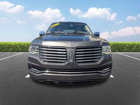 Used 2017 Lincoln Navigator Reserve RWD image 12