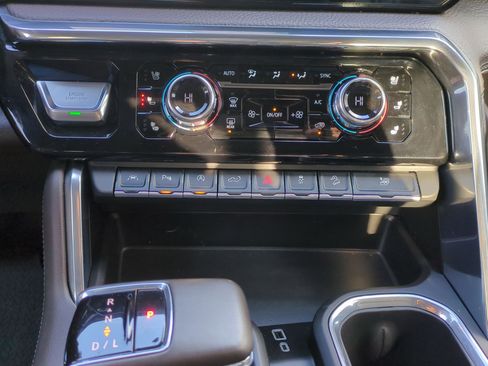 Used 2024 GMC Sierra 1500 Denali w/ Technology Package image 14