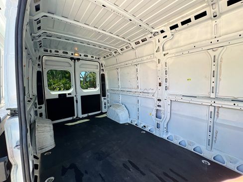 Used 2023 RAM ProMaster 2500 FWD image 32