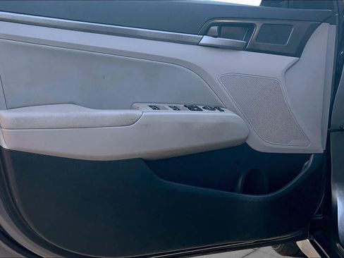 Used 2018 Hyundai Elantra SEL FWD image 22