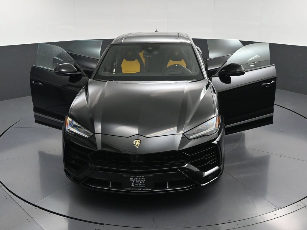 Used 2022 Lamborghini Urus AWD/4WD image 37