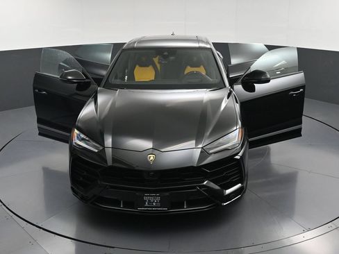 Used 2022 Lamborghini Urus AWD/4WD image 37