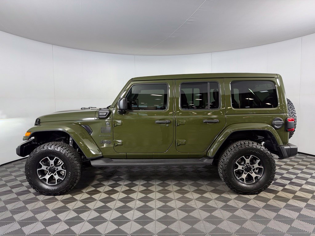 Used 2023 Jeep Wrangler Unlimited Sahara AWD/4WD image 8