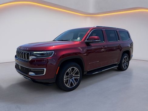 Used 2022 Jeep Wagoneer Series III AWD/4WD image 7