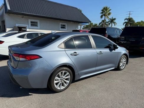 Used 2023 Toyota Corolla LE image 3
