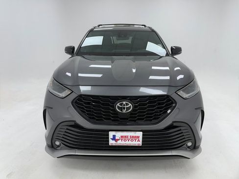 Used 2023 Toyota Highlander XSE image 3