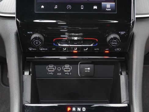 Used 2025 Jeep Grand Cherokee L Laredo RWD image 15