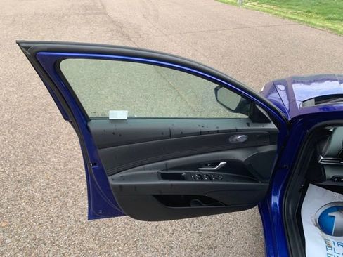 Used 2025 Hyundai Elantra SEL image 10