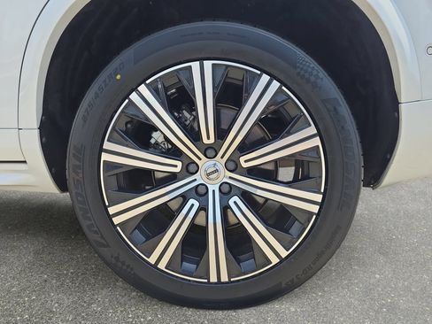 Used 2023 Volvo XC90 B6 Plus w/ Protection Package Premier AWD/4WD image 32