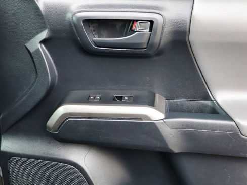 Used 2019 Toyota Tacoma SR5 AWD/4WD image 50