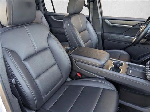 Used 2024 GMC Acadia Elevation image 22