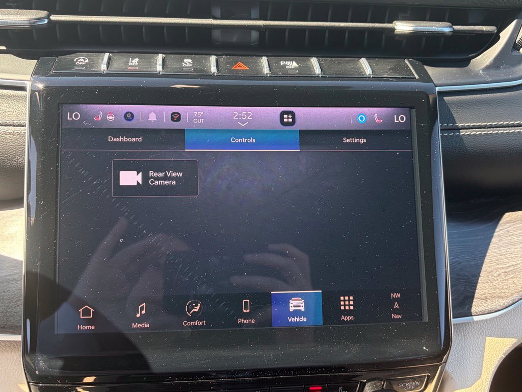 Used 2025 Jeep Grand Cherokee Limited AWD/4WD image 29
