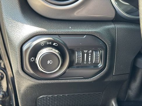 Used 2021 Jeep Wrangler Sport AWD/4WD image 14