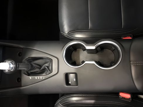 Used 2025 Ford Mustang Premium RWD image 18