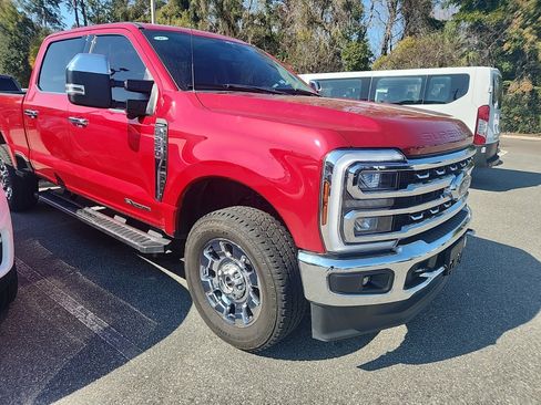 Used 2024 Ford F250 Lariat w/ Chrome Package image 3