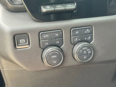 Used 2025 Chevrolet Silverado 1500 ZR2 w/ Technology Package image 29