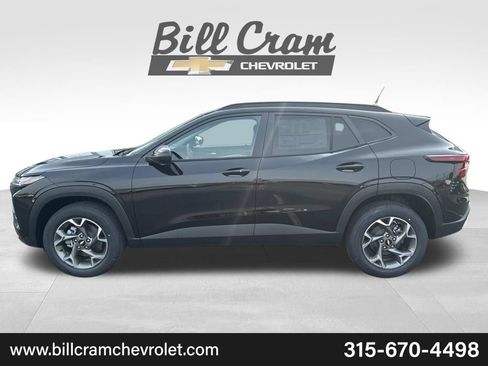 New 2026 Chevrolet Trax LT w/ LT Convenience Package FWD image 35