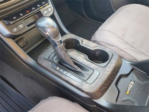 Used 2022 GMC Canyon Denali image 19