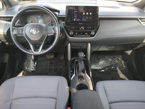 Used 2023 Toyota Corolla Cross SE image 21
