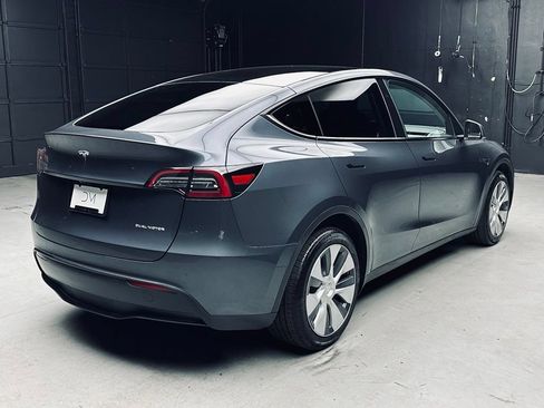 Used 2023 Tesla Model Y Long Range AWD/4WD image 7
