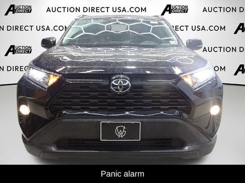 Used 2021 Toyota RAV4 XLE image 3
