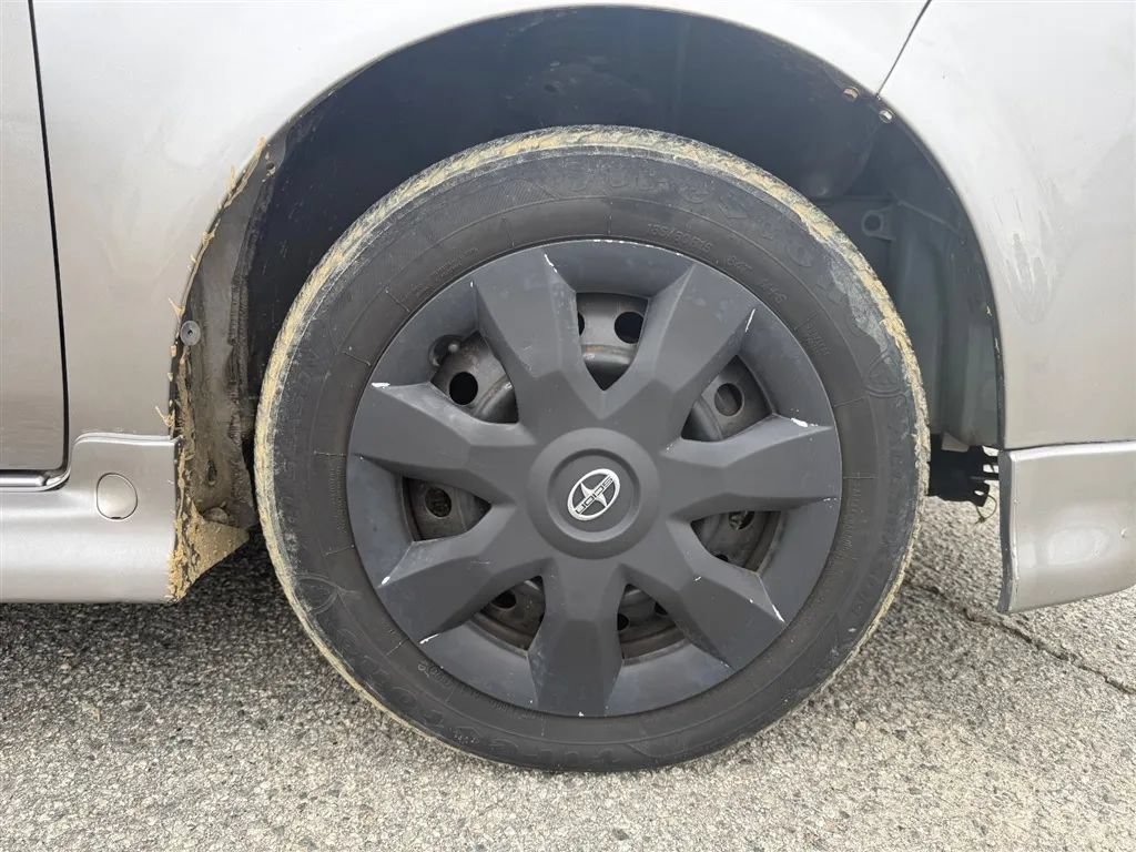 Used 2004 Scion xB FWD image 33