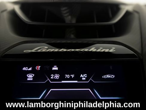 Used 2024 Lamborghini Revuelto AWD/4WD image 18