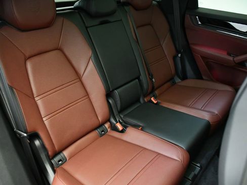 New 2026 Porsche Cayenne GTS AWD/4WD image 59