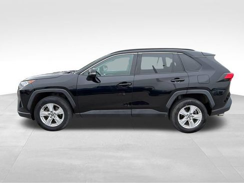 Used 2021 Toyota RAV4 XLE AWD/4WD image 4