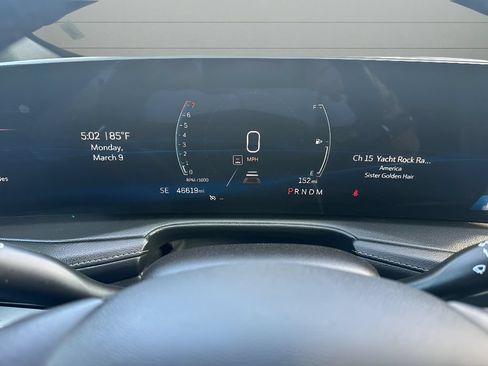 Used 2024 Cadillac XT4 Premium Luxury FWD image 32
