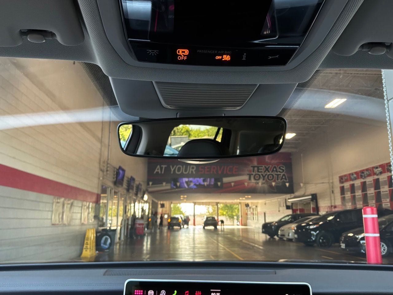 Used 2026 Volkswagen Tiguan SE FWD image 18