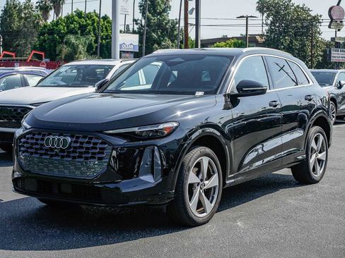 Used 2025 Audi Q5 Premium Plus w/ Premium Plus image 1