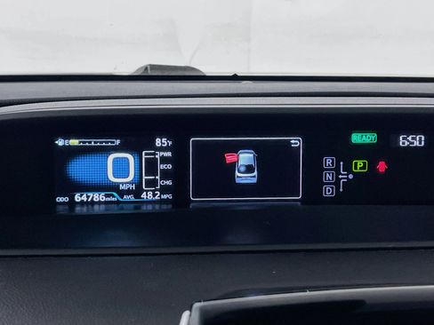 Used 2022 Toyota Prius LE FWD image 20