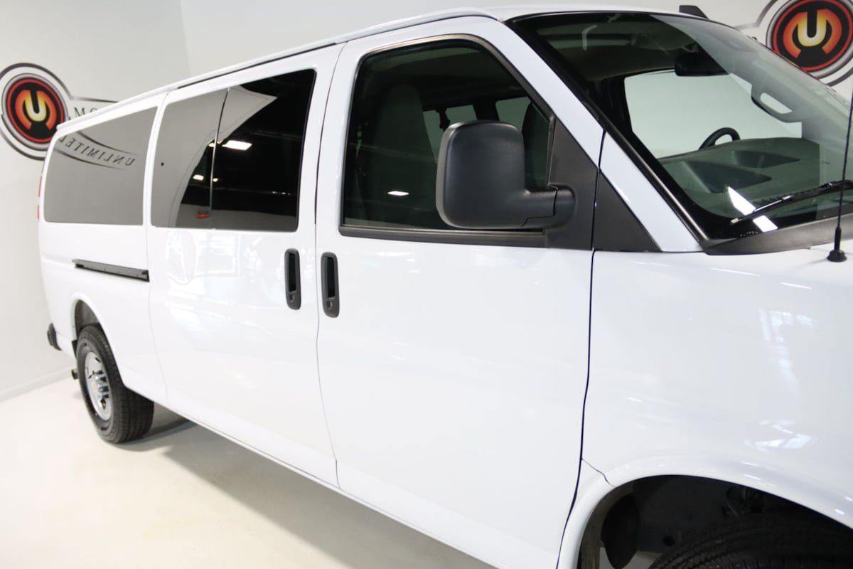 Used 2025 Chevrolet Express 3500 LT w/ LT Preferred Equipment Group RWD image 8