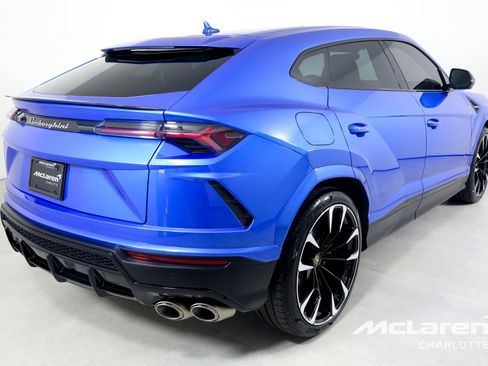 Used 2022 Lamborghini Urus AWD/4WD image 8