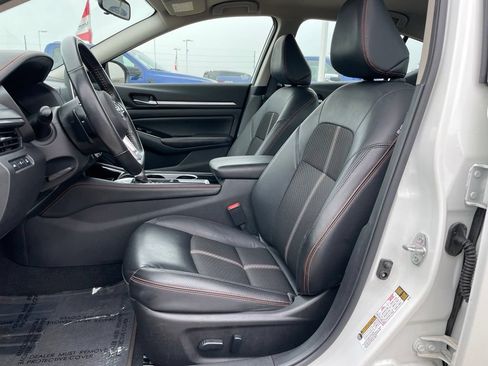 Used 2024 Nissan Altima 2.5 SR FWD image 6