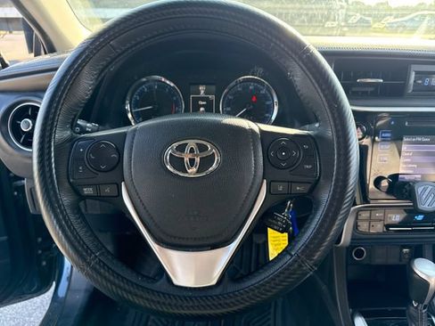 Used 2018 Toyota Corolla SE FWD image 17