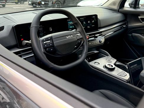 New 2026 Kia Sportage EX image 12