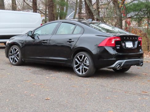 Used 2018 Volvo S60 T5 Dynamic w/ Vision Package image 4